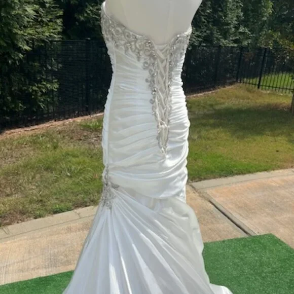 NWT Maggie Sottero Bridal Gown Strapless Diamond White Satin Size 8 - Picture 11 of 15